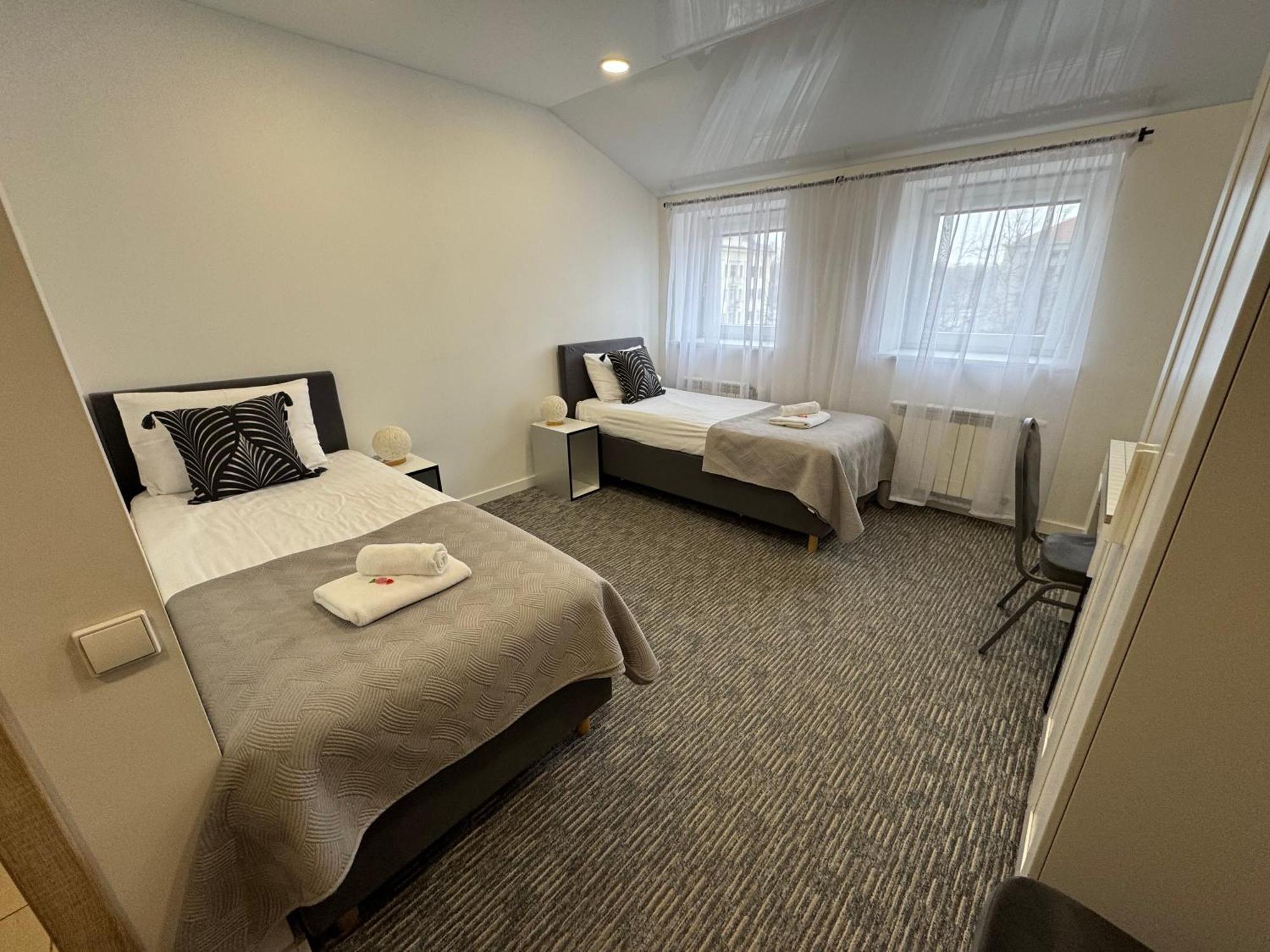 Grey Apartments "Easy Kaunas" ภายนอก รูปภาพ
