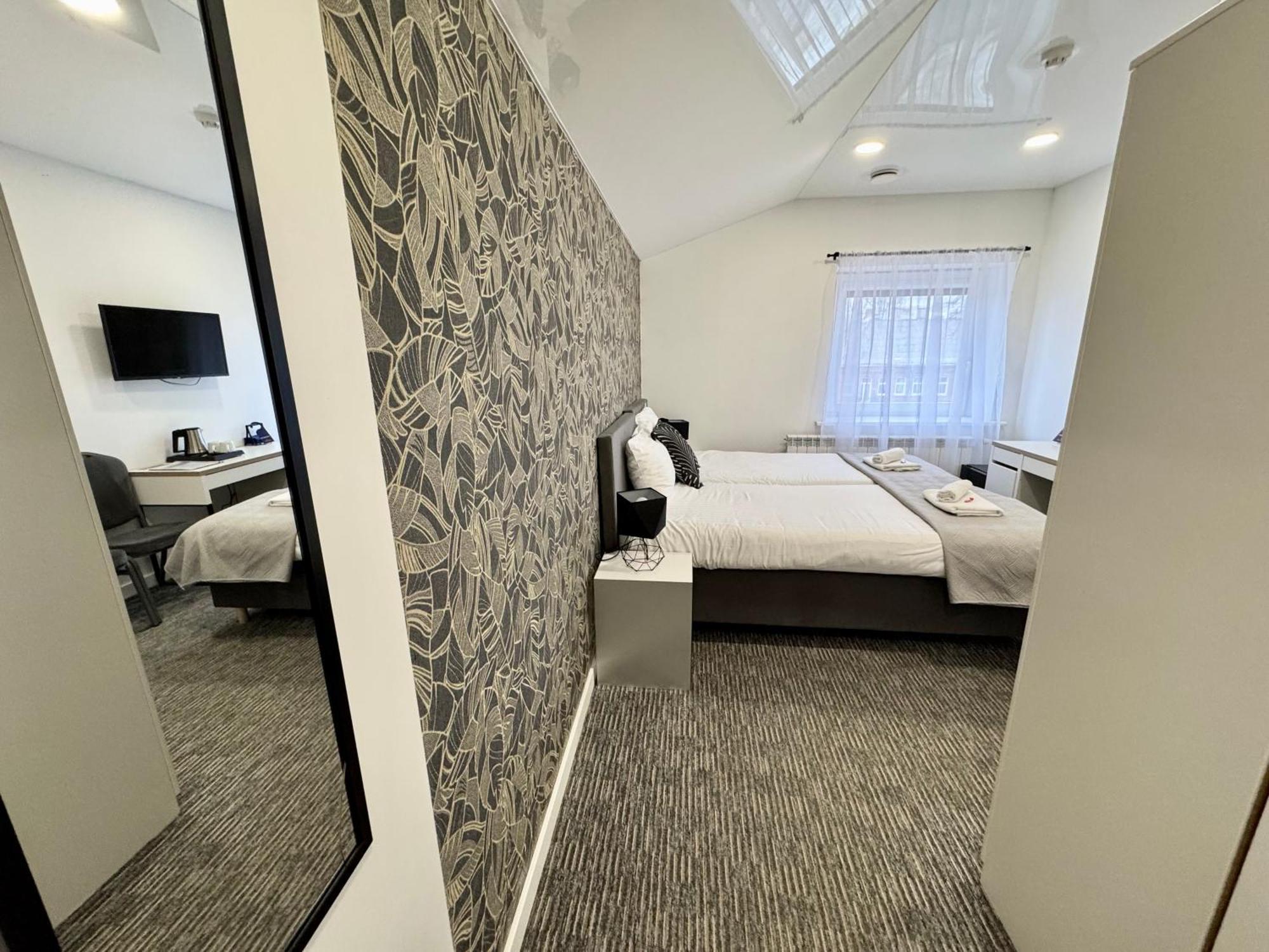 Grey Apartments "Easy Kaunas" ภายนอก รูปภาพ