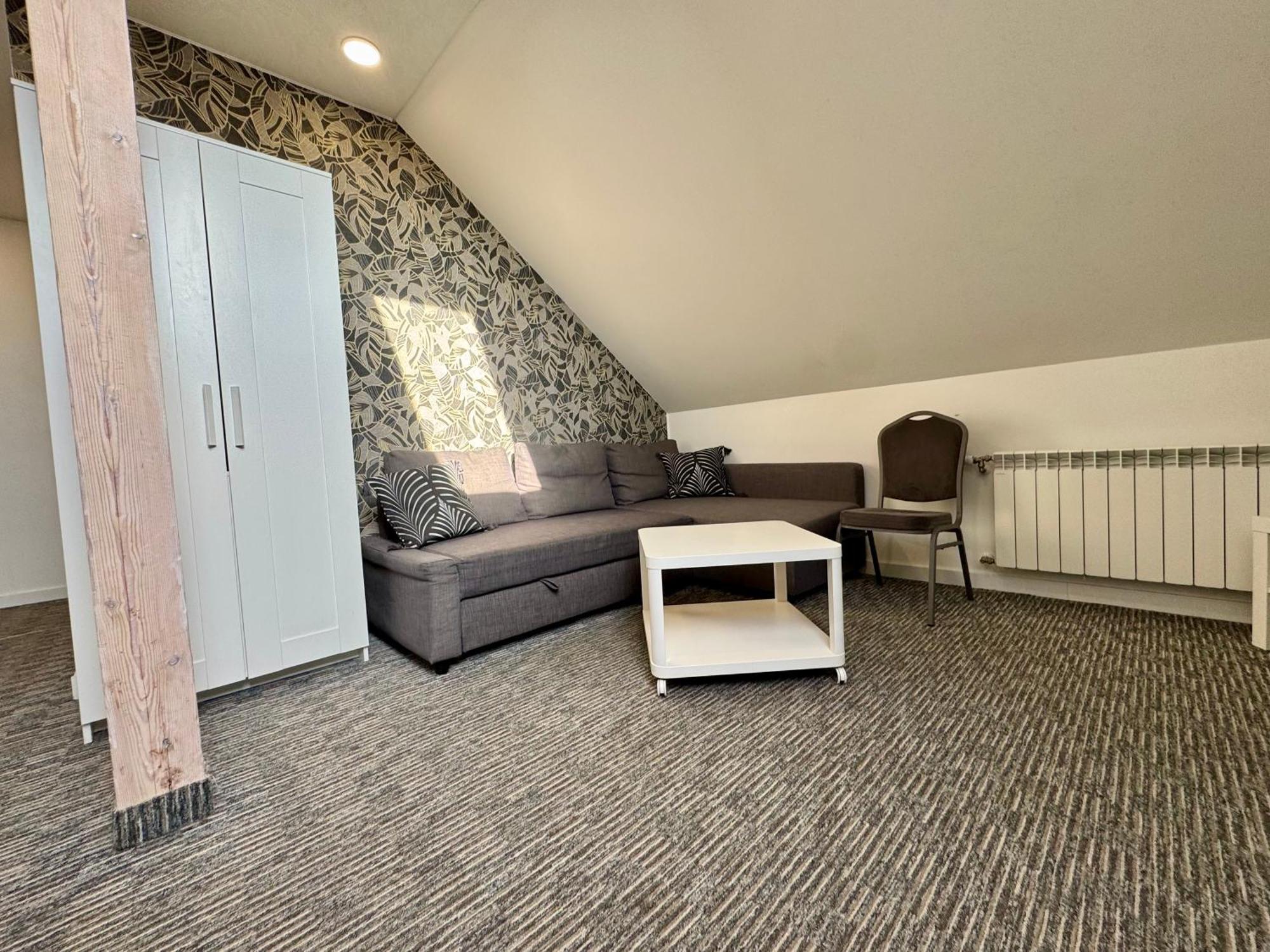 Grey Apartments "Easy Kaunas" ภายนอก รูปภาพ